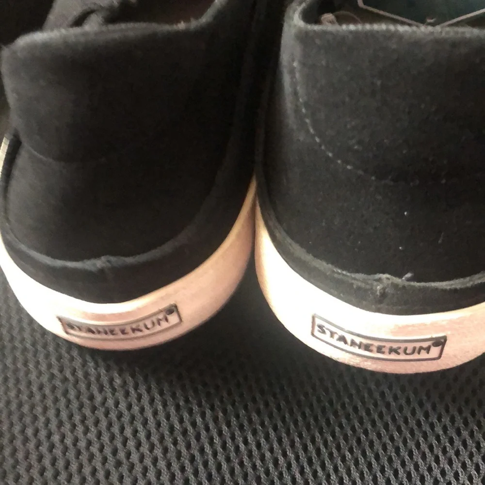 STAHEEKUM SUEDE FLIPSIDE BLACK SHOES